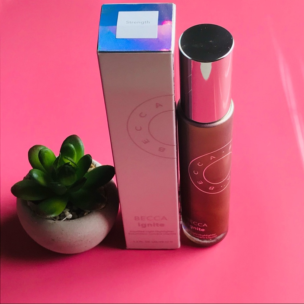*NEW* BECCA Face&Body Highlighter